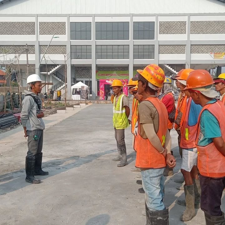 3521606729932240716_70771753891_1